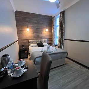 Bed & Breakfast The Commongate, Londra